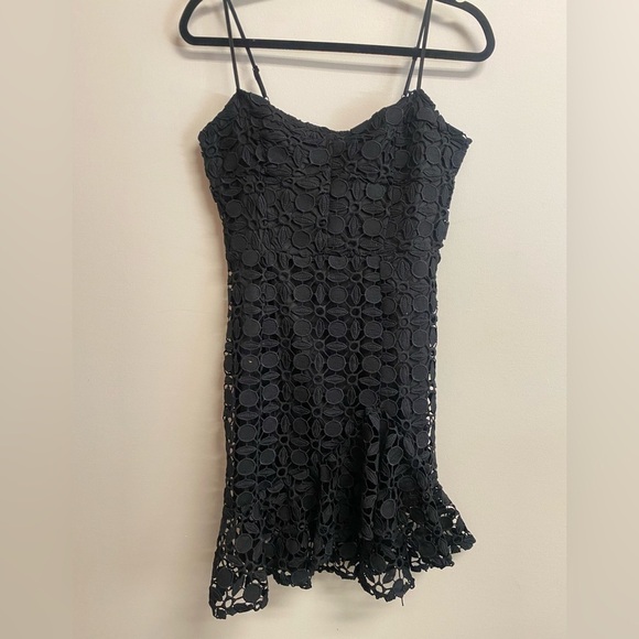 NWT Olivaceous Flounce Lace Dress with Spaghetti Straps in Black Size Medium - Picture 1 of 9